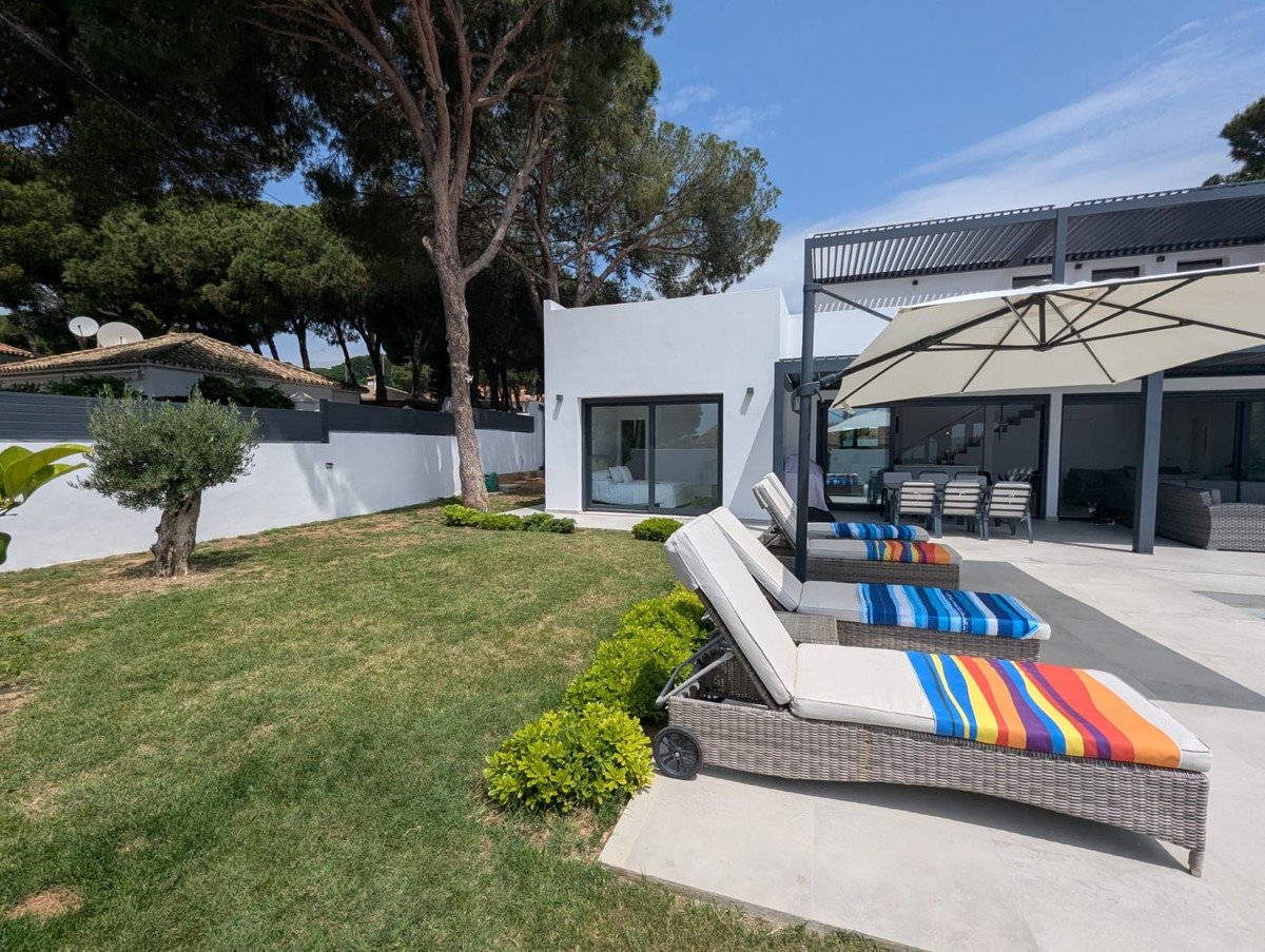 3 Bed Detached Villa in Artola