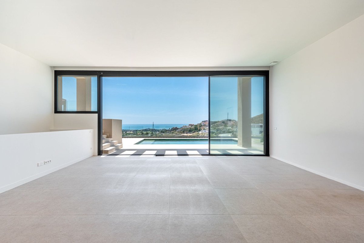 3 Bed Detached Villa in Benahavís