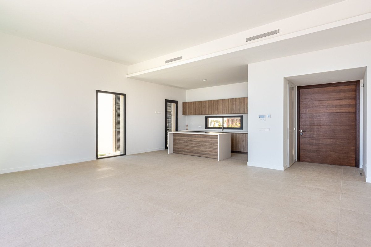 3 Bed Detached Villa in Benahavís