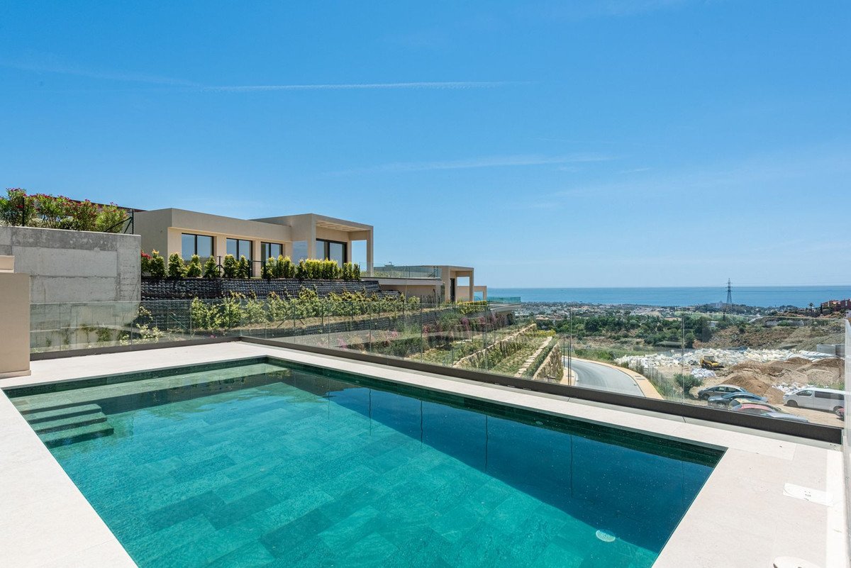 3 Bed Detached Villa in Benahavís
