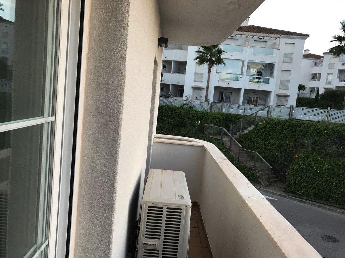 3 Bed Middle Floor Apartment in Punta Chullera