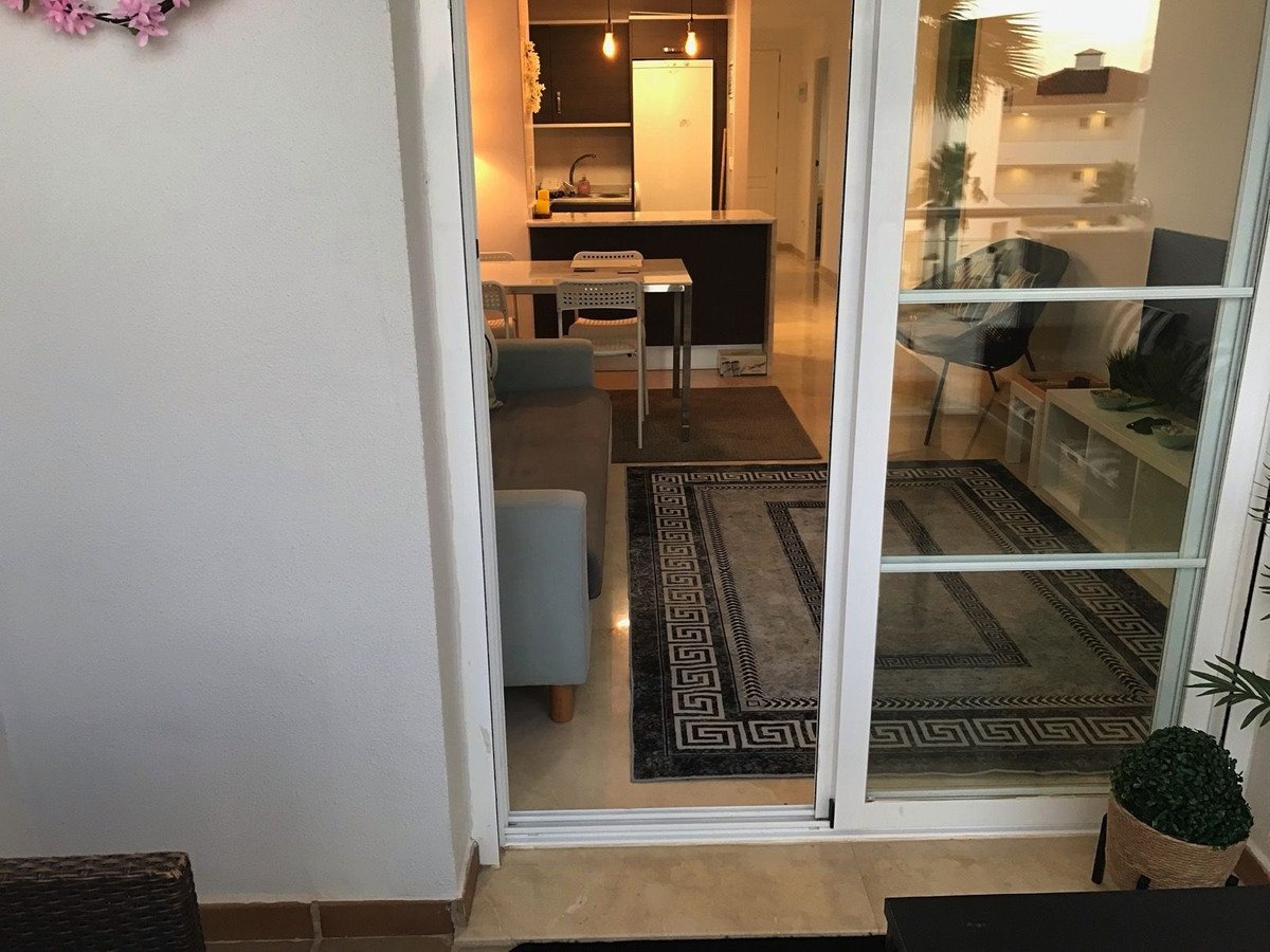 3 Bed Middle Floor Apartment in Punta Chullera
