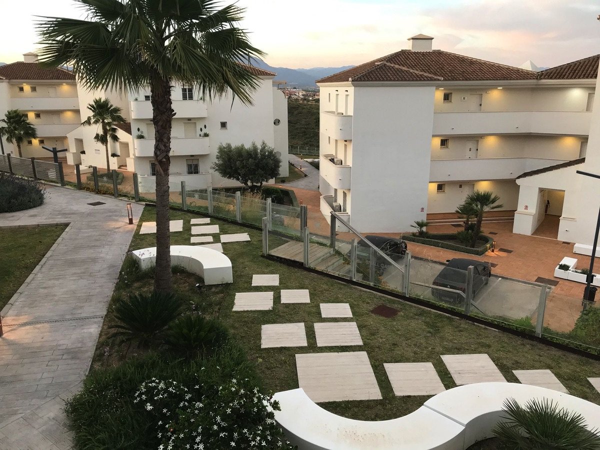 3 Bed Middle Floor Apartment in Punta Chullera