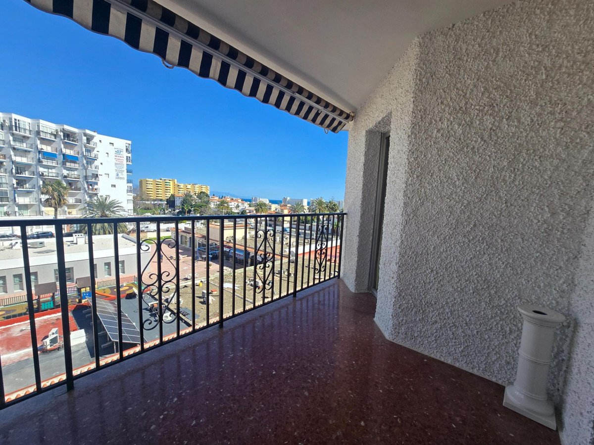 2 Bed Middle Floor Apartment in Benalmadena