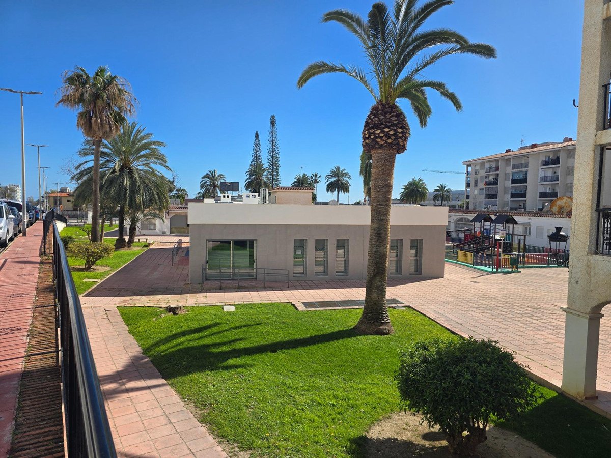 2 Bed Middle Floor Apartment in Benalmadena
