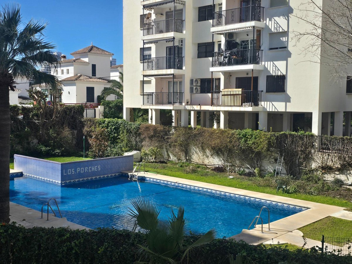 2 Bed Middle Floor Apartment in Benalmadena