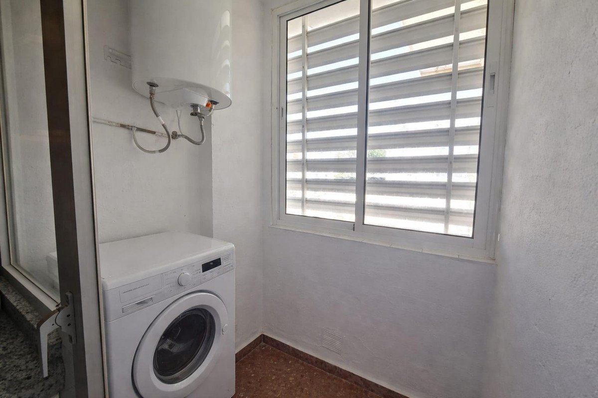 2 Bed Middle Floor Apartment in Benalmadena