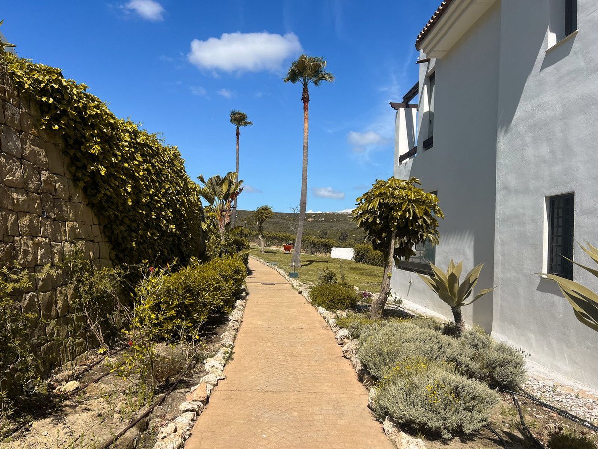 2 Bed Middle Floor Apartment in La Alcaidesa