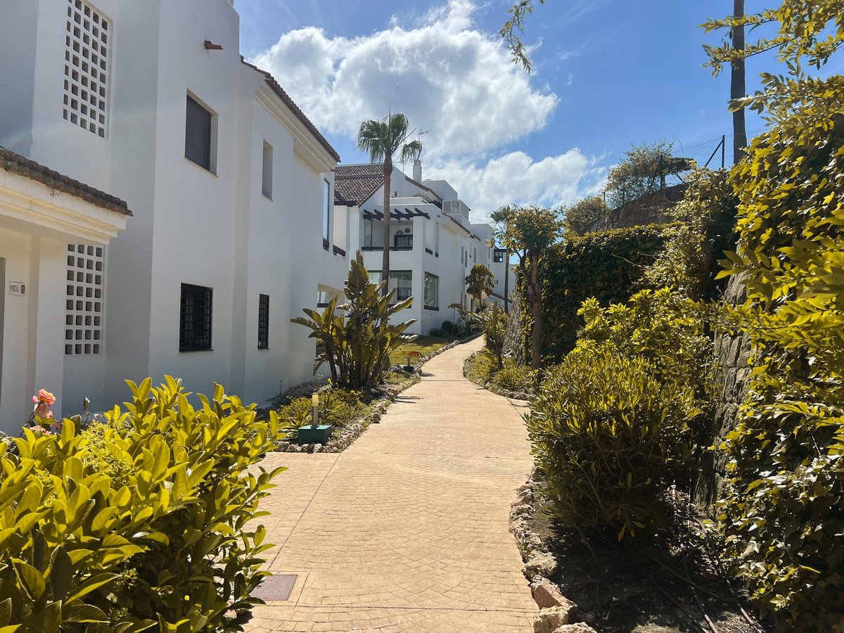 2 Bed Middle Floor Apartment in La Alcaidesa