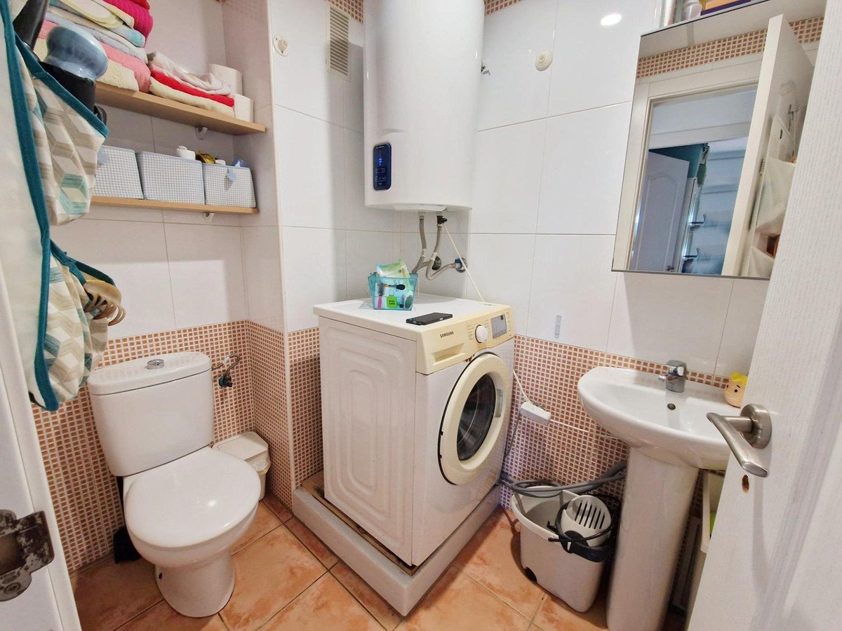 2 Bed Middle Floor Apartment in Rincón de la Victoria