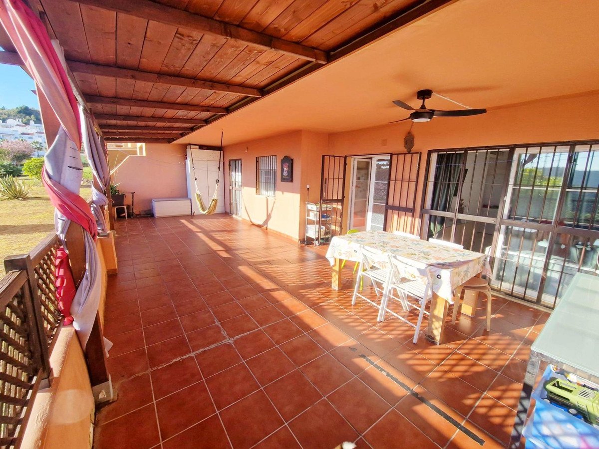 2 Bed Middle Floor Apartment in Rincón de la Victoria