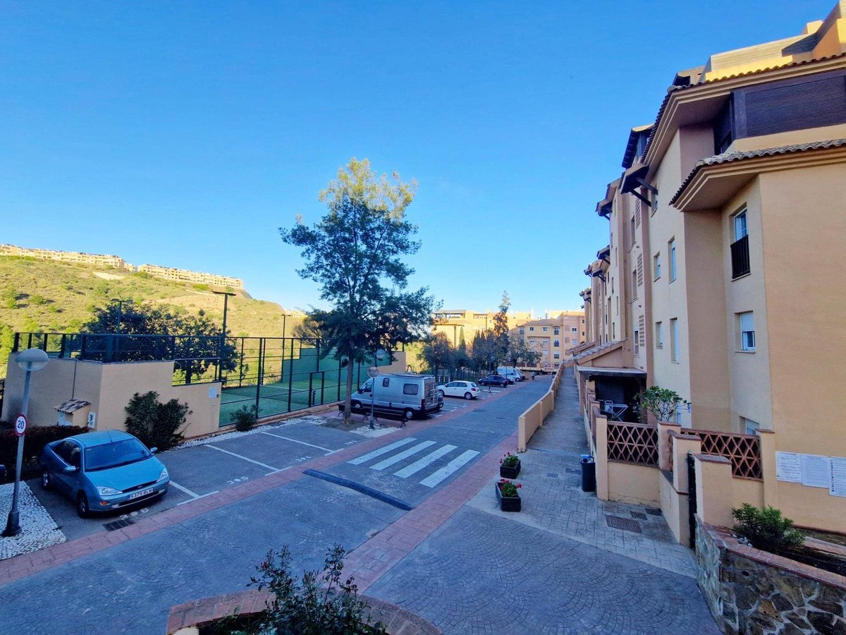 2 Bed Middle Floor Apartment in Rincón de la Victoria