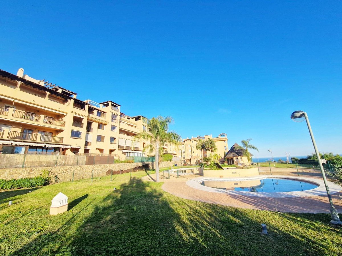 2 Bed Middle Floor Apartment in Rincón de la Victoria