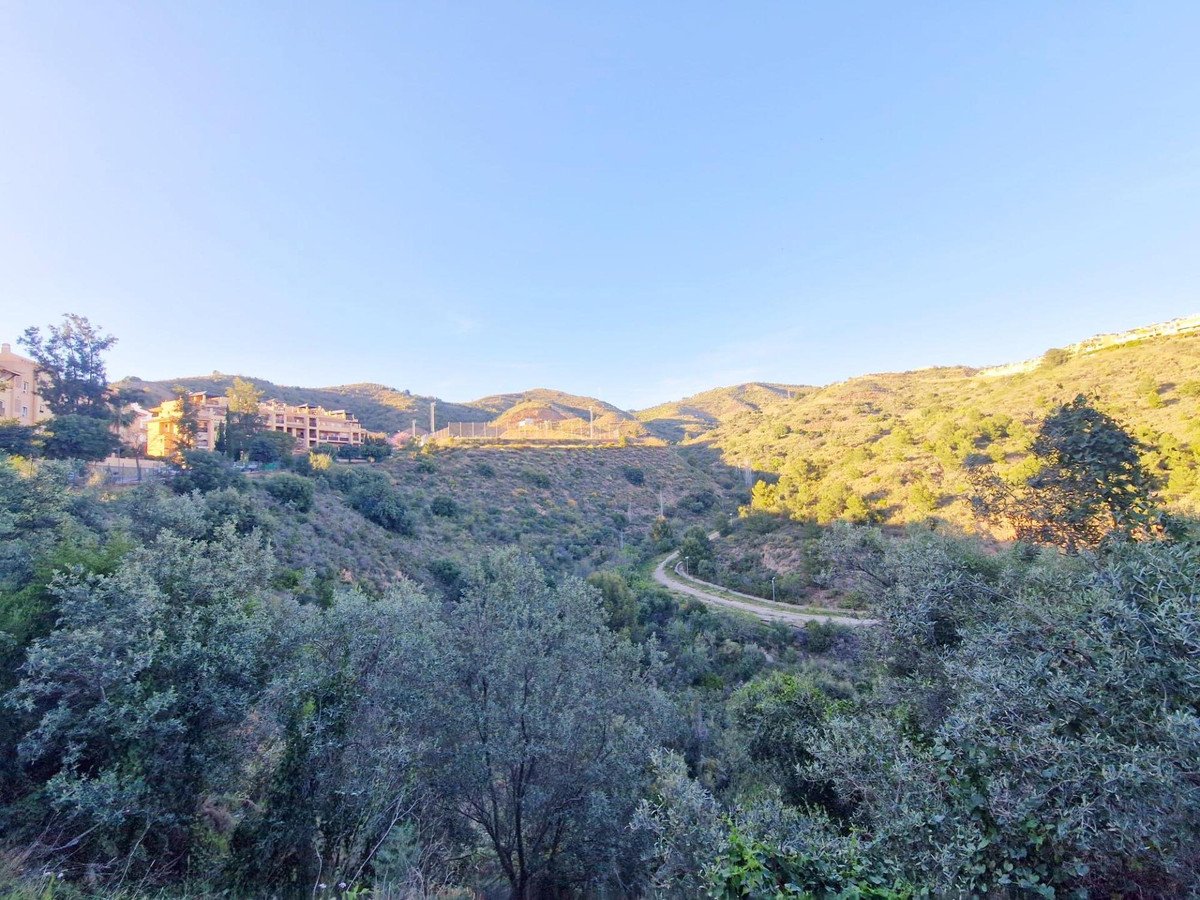 2 Bed Middle Floor Apartment in Rincón de la Victoria