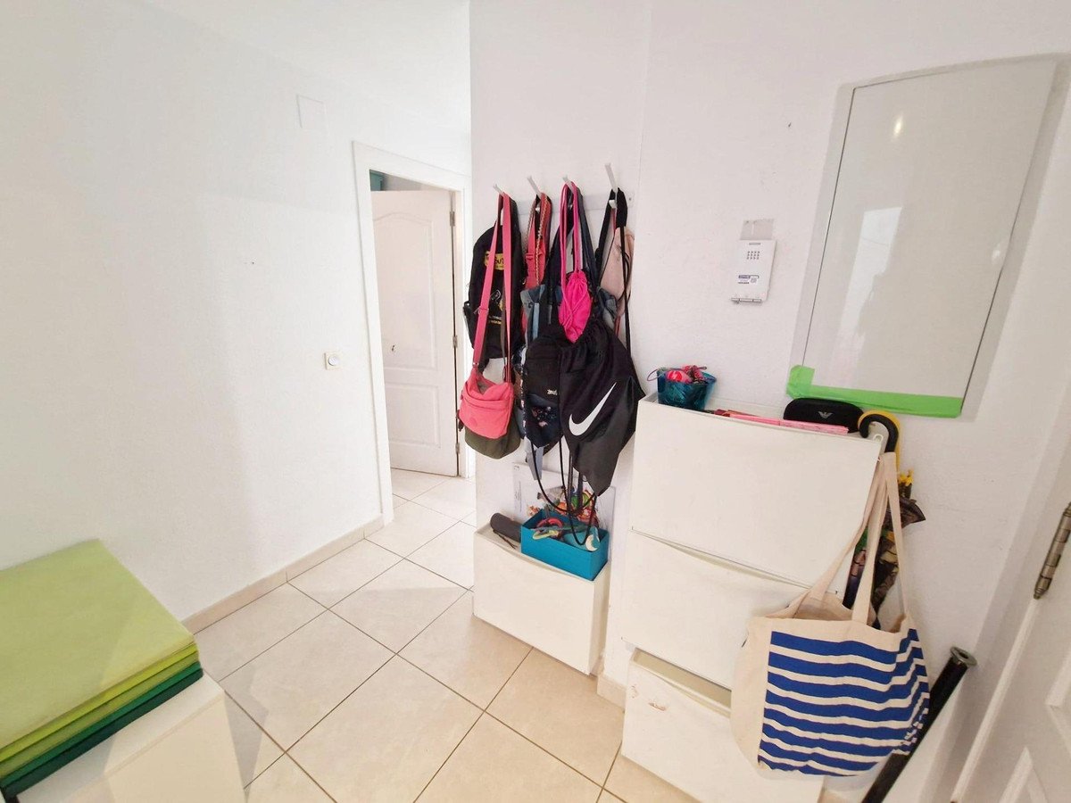 2 Bed Middle Floor Apartment in Rincón de la Victoria