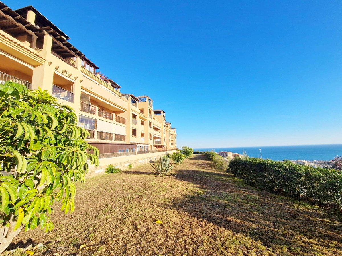 2 Bed Middle Floor Apartment in Rincón de la Victoria