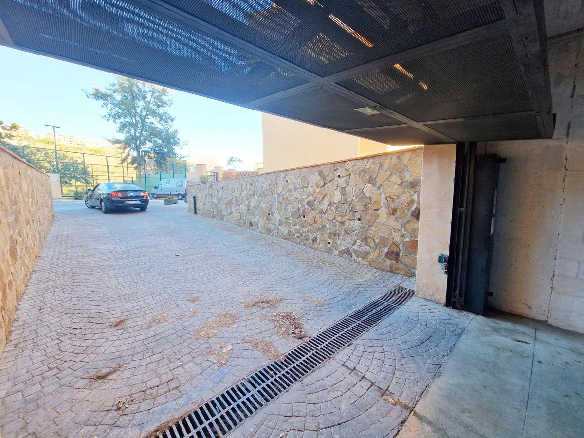 2 Bed Middle Floor Apartment in Rincón de la Victoria