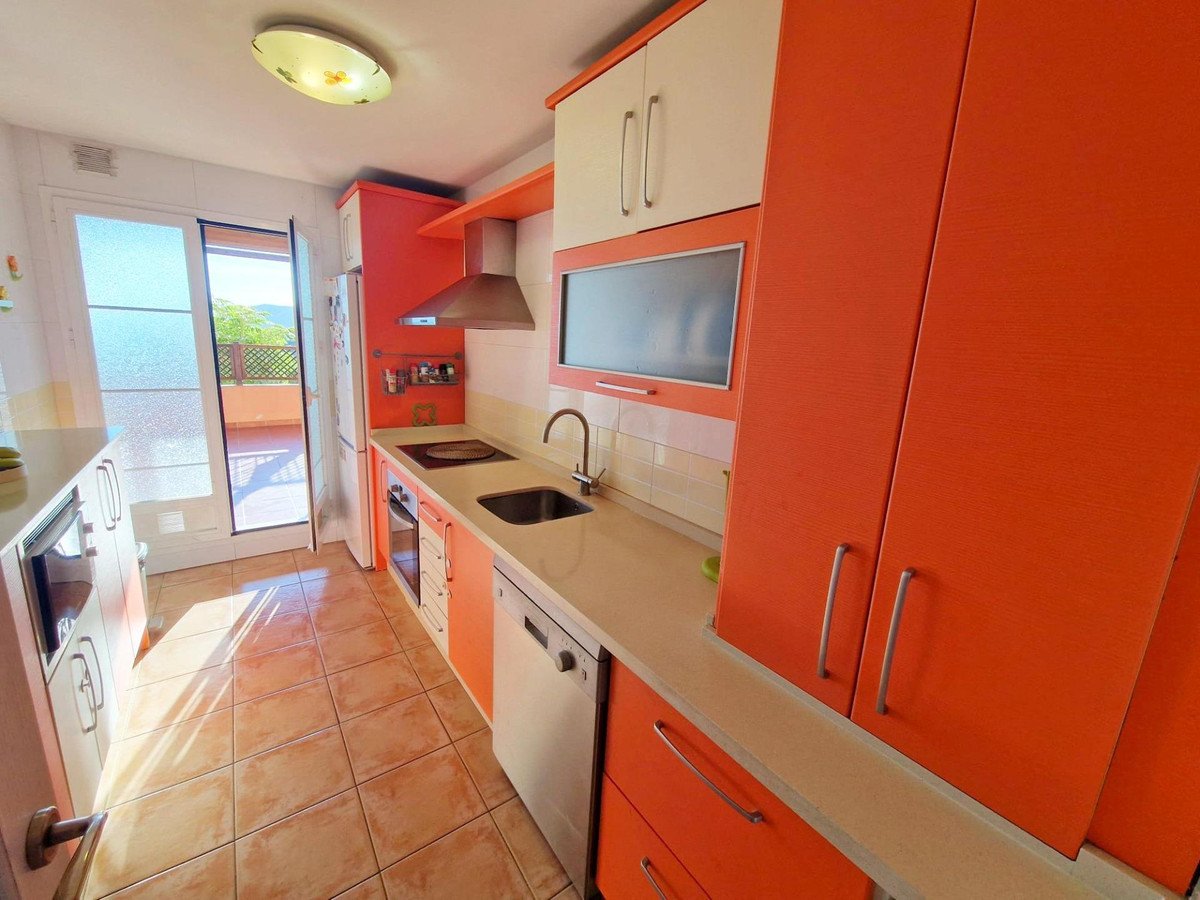 2 Bed Middle Floor Apartment in Rincón de la Victoria