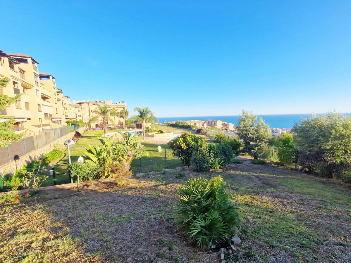 2 Bed Middle Floor Apartment in Rincón de la Victoria