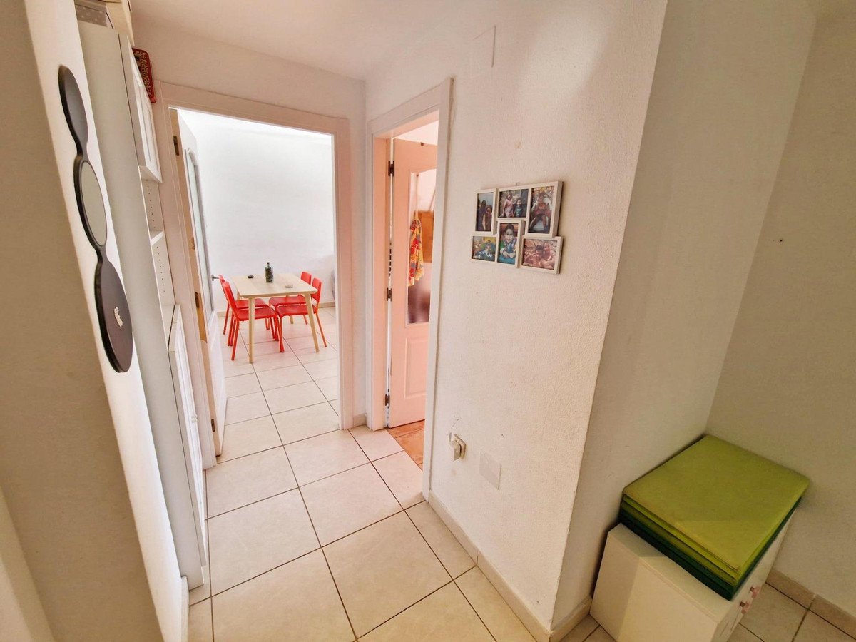 2 Bed Middle Floor Apartment in Rincón de la Victoria