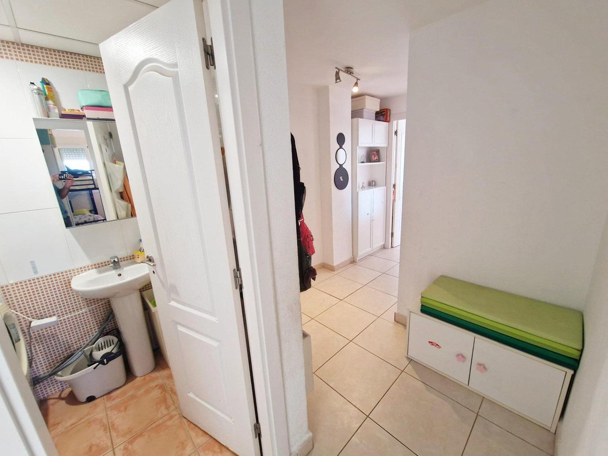 2 Bed Middle Floor Apartment in Rincón de la Victoria