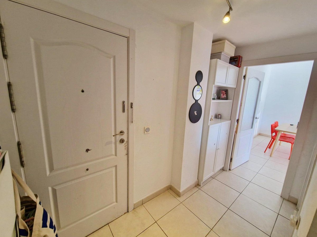 2 Bed Middle Floor Apartment in Rincón de la Victoria