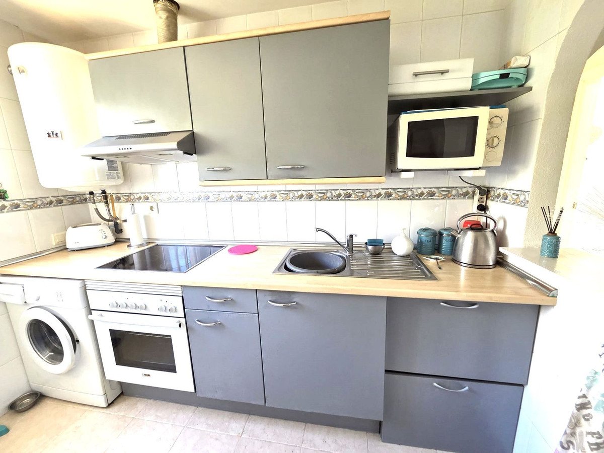3 Bed Middle Floor Apartment in Miraflores