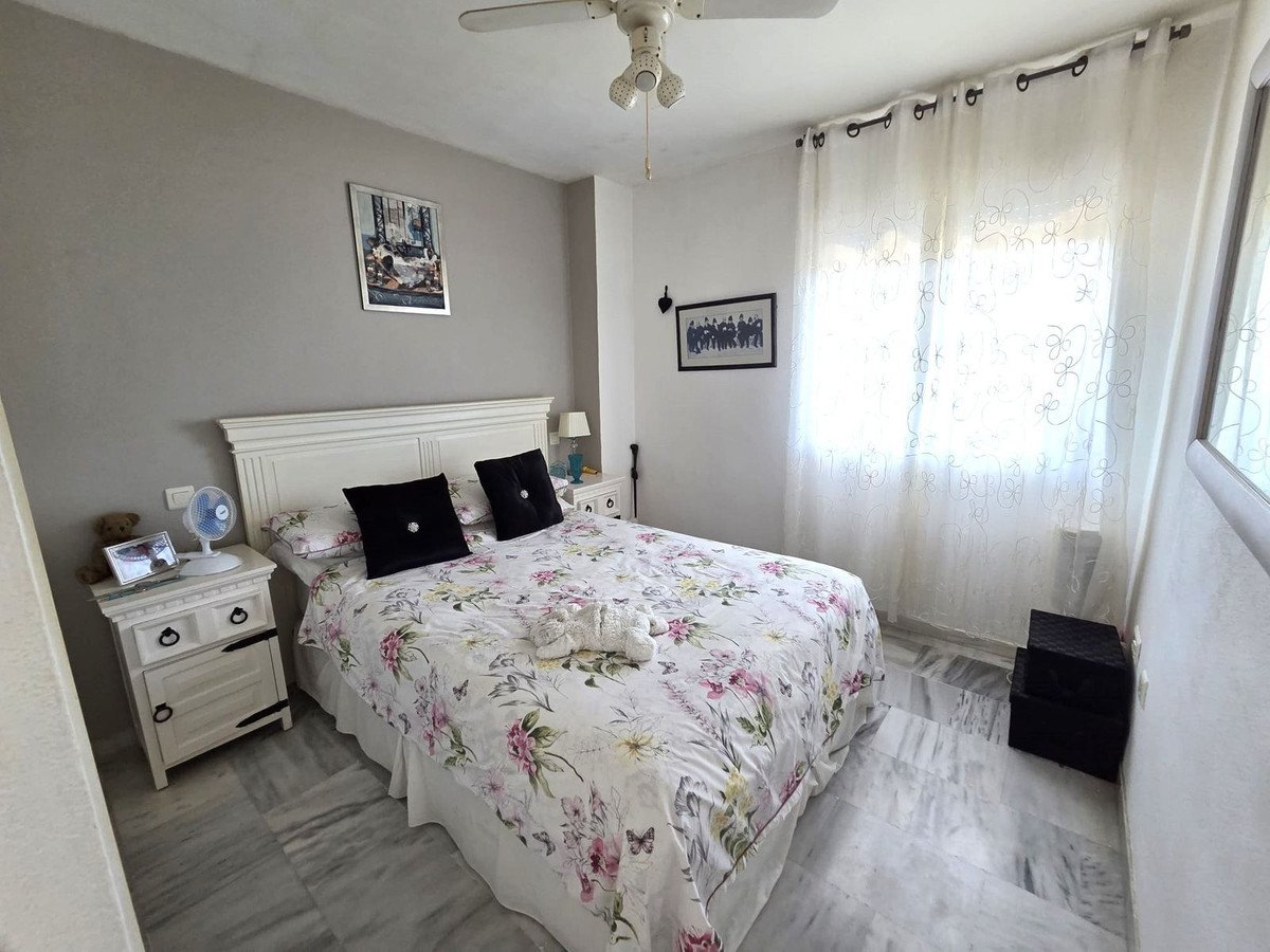 3 Bed Middle Floor Apartment in Miraflores