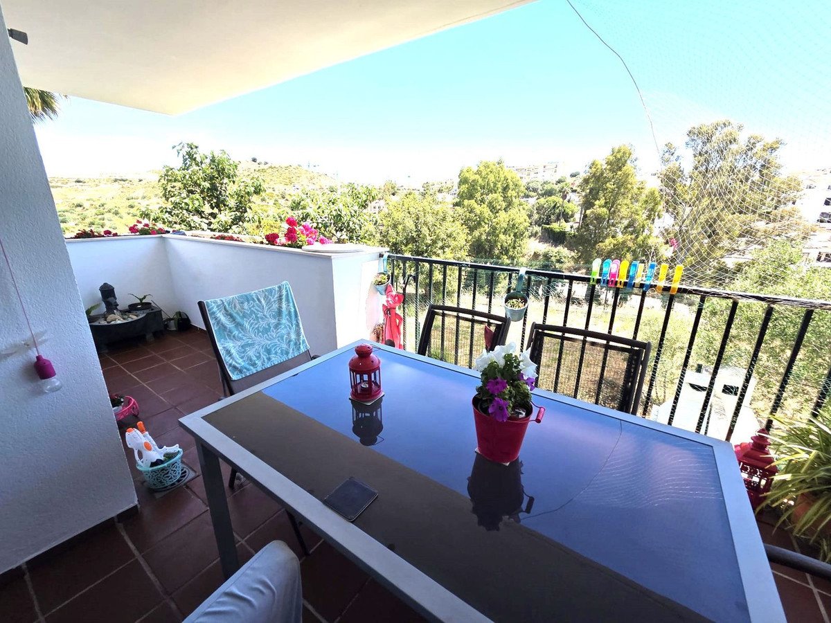 3 Bed Middle Floor Apartment in Miraflores