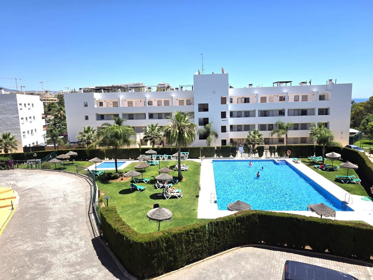 3 Bed Middle Floor Apartment in Miraflores