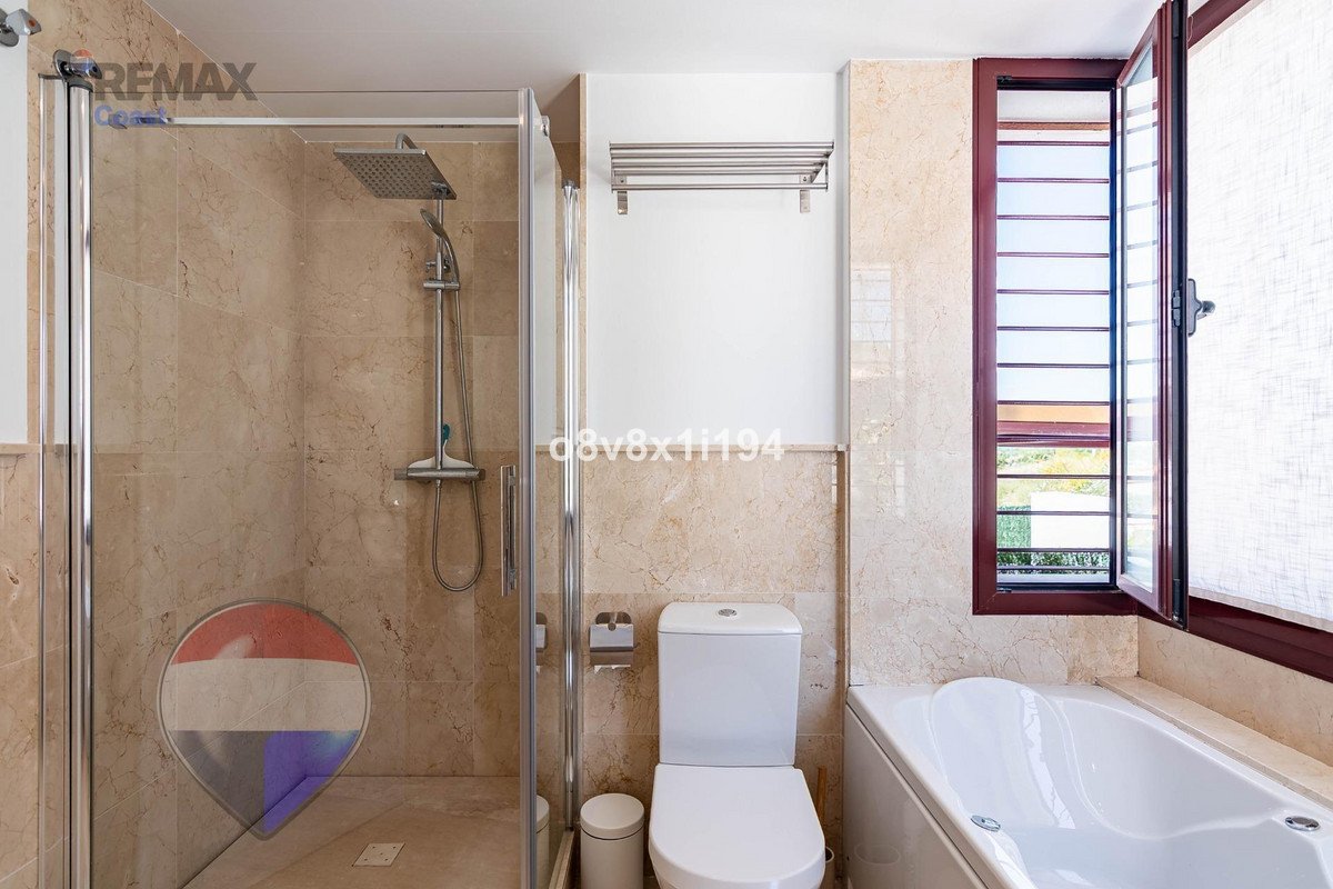 4 Bed Semi-Detached House in Casares
