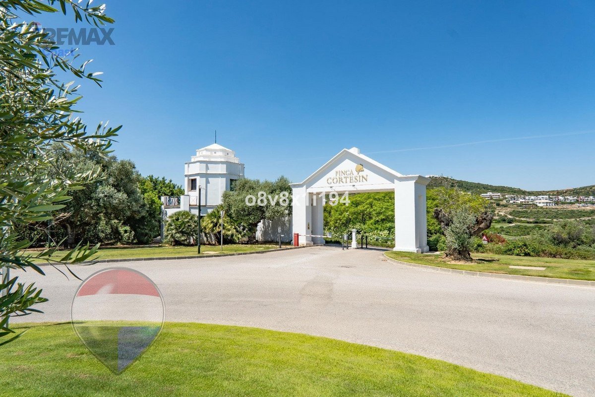 4 Bed Semi-Detached House in Casares