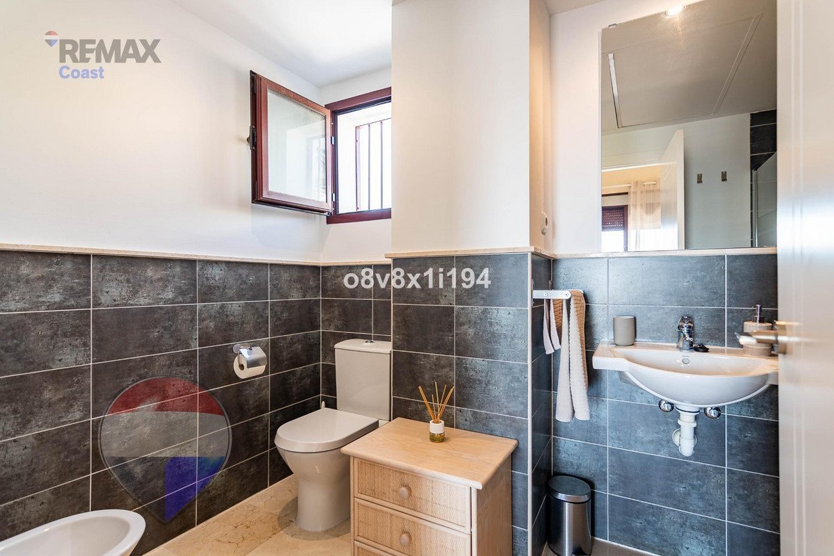 4 Bed Semi-Detached House in Casares