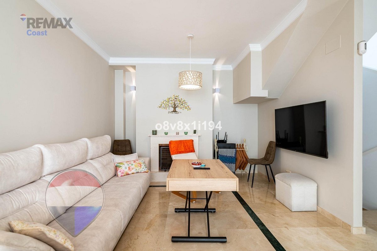 4 Bed Semi-Detached House in Casares