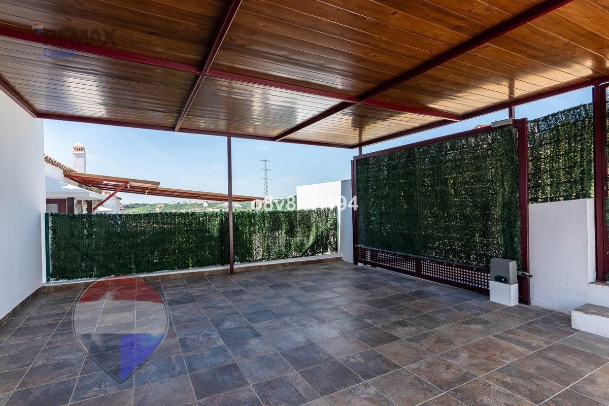4 Bed Semi-Detached House in Casares