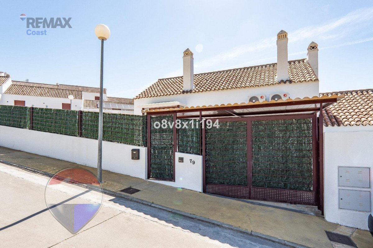 4 Bed Semi-Detached House in Casares