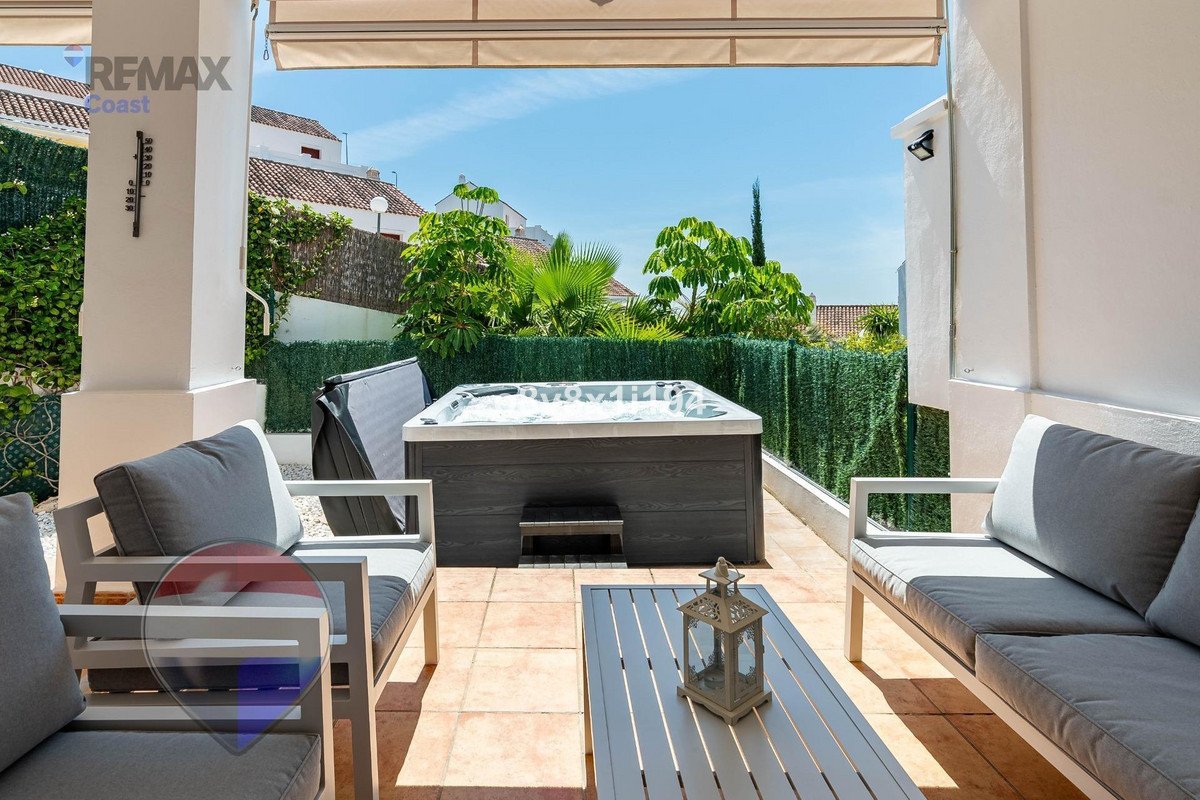 4 Bed Semi-Detached House in Casares