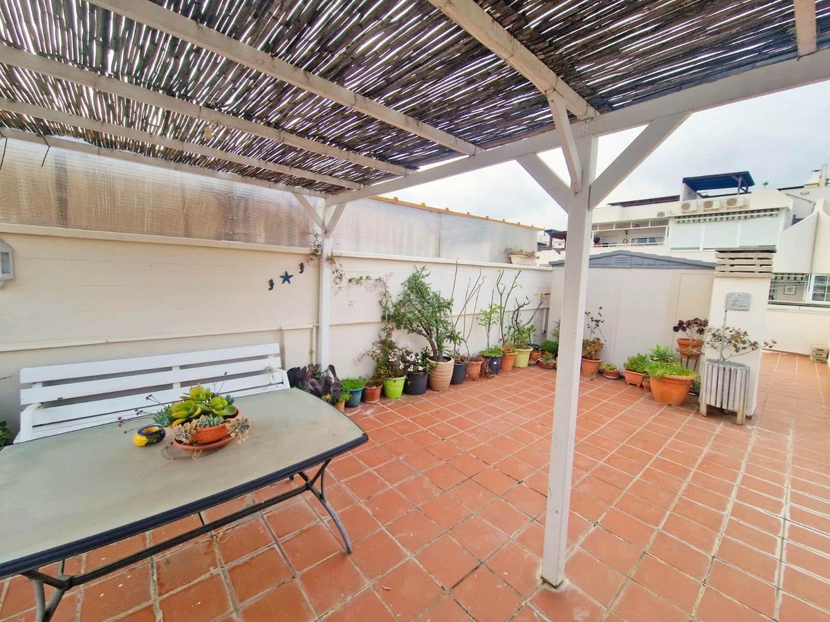 3 Bed Middle Floor Apartment in Rincón de la Victoria