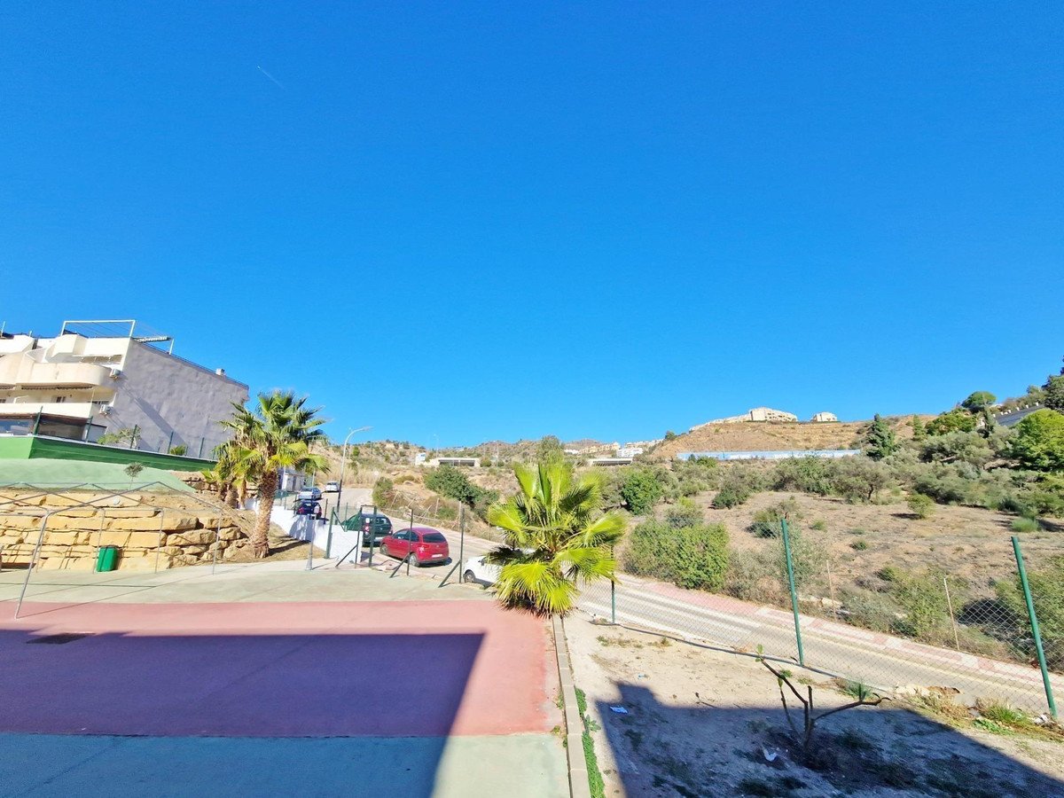 3 Bed Middle Floor Apartment in Rincón de la Victoria