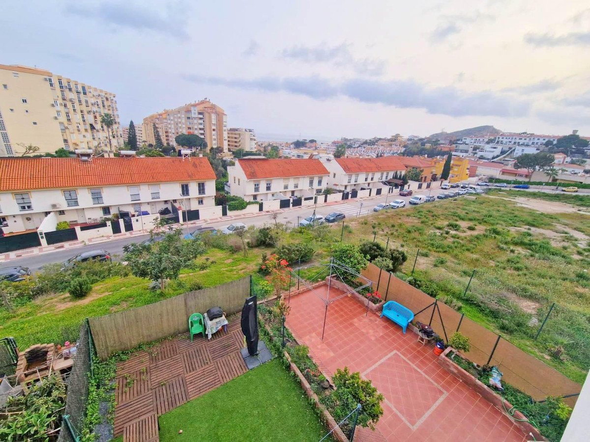 3 Bed Middle Floor Apartment in Rincón de la Victoria