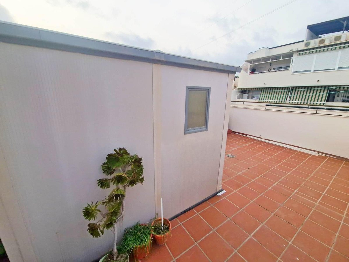 3 Bed Middle Floor Apartment in Rincón de la Victoria