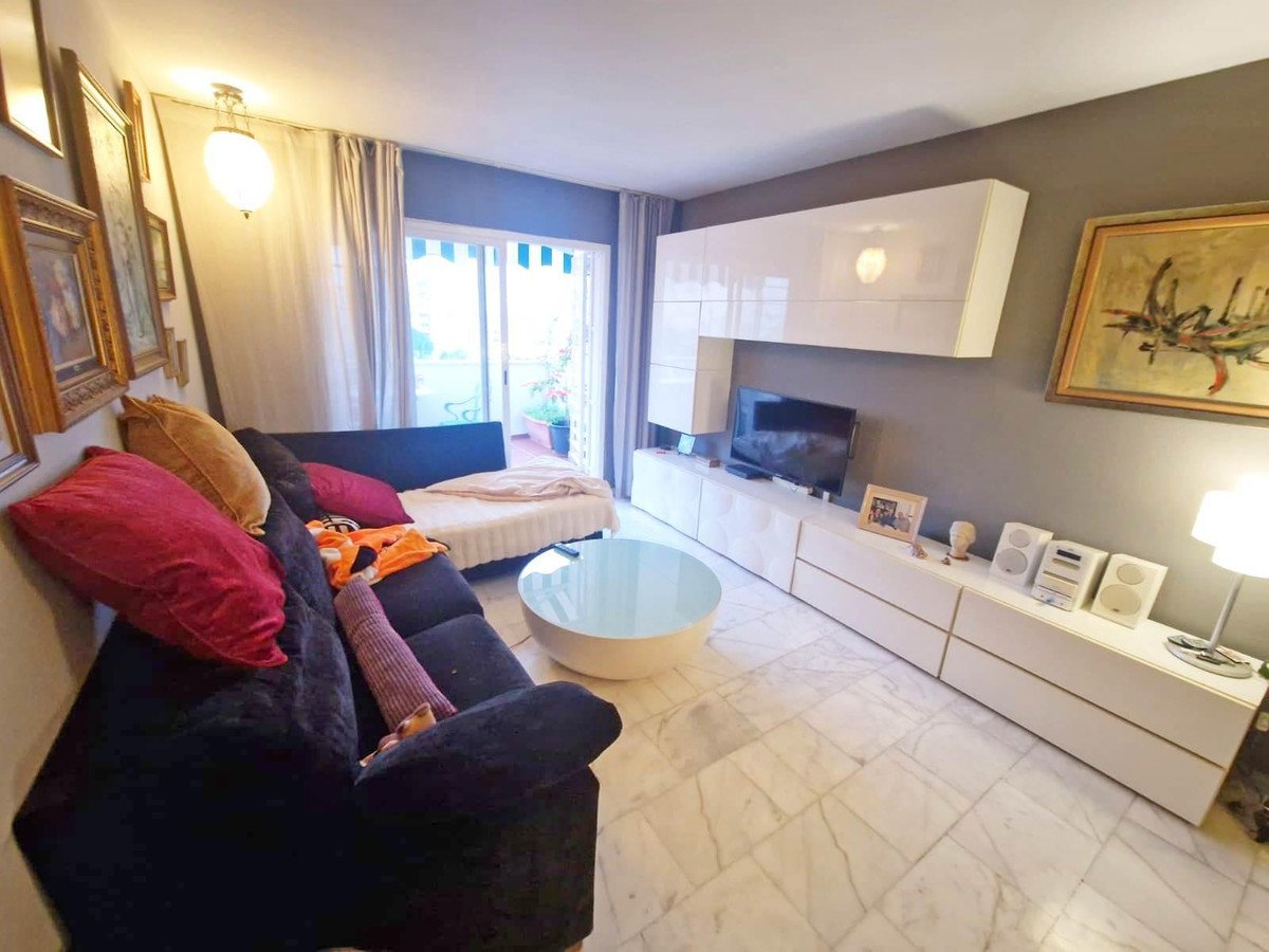 3 Bed Middle Floor Apartment in Rincón de la Victoria