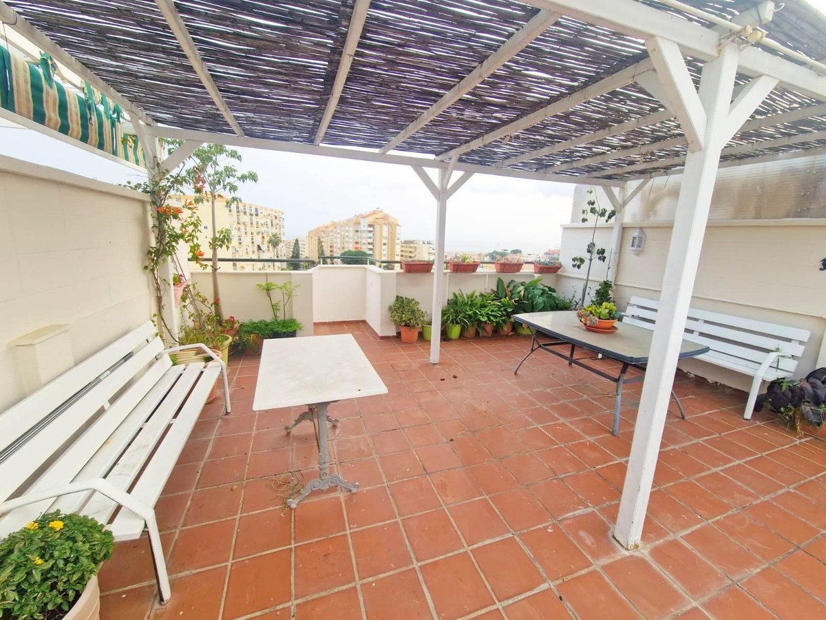 3 Bed Middle Floor Apartment in Rincón de la Victoria