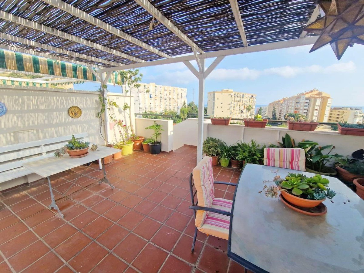 3 Bed Middle Floor Apartment in Rincón de la Victoria