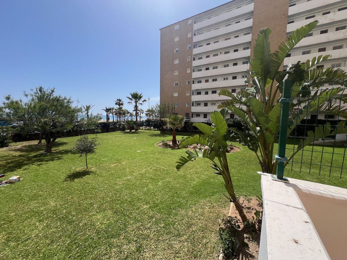 2 Bed Middle Floor Apartment in Fuengirola