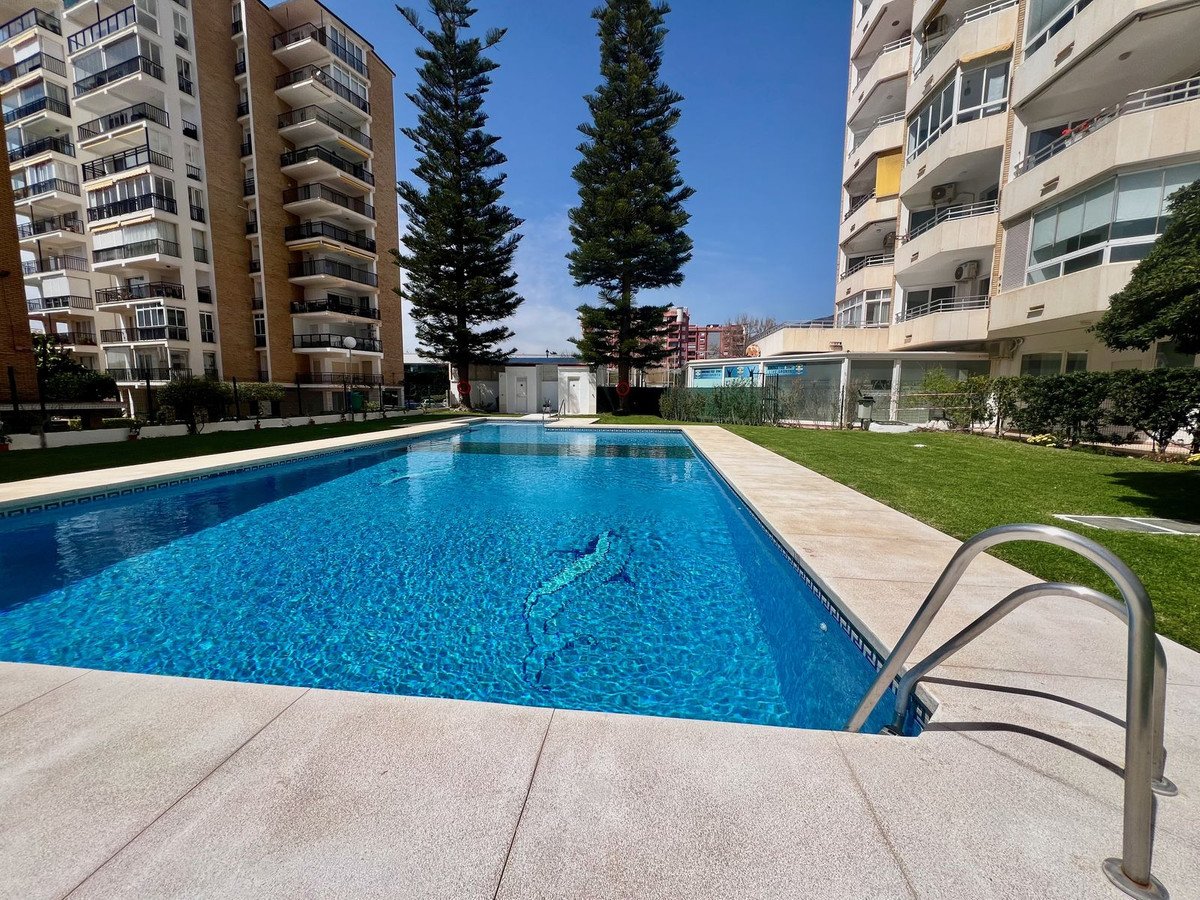 2 Bed Middle Floor Apartment in Fuengirola
