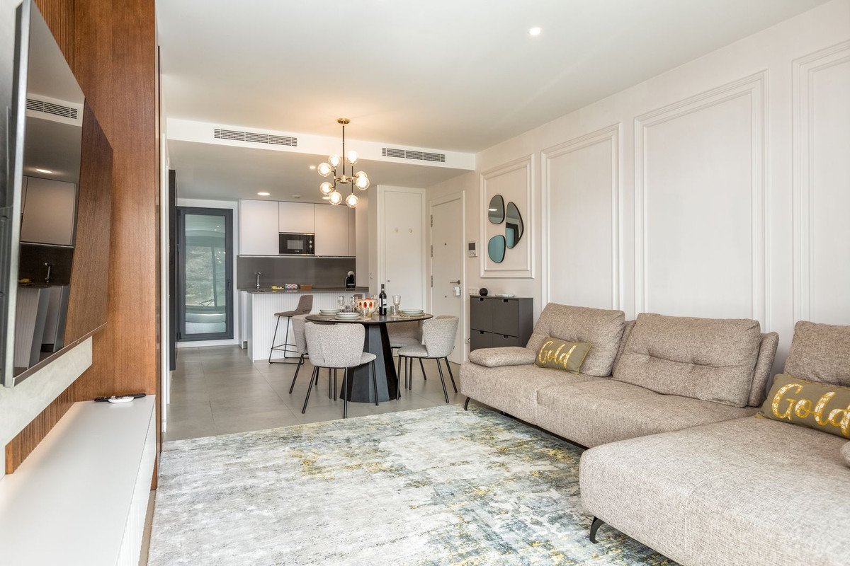 2 Bed Middle Floor Apartment in Higueron