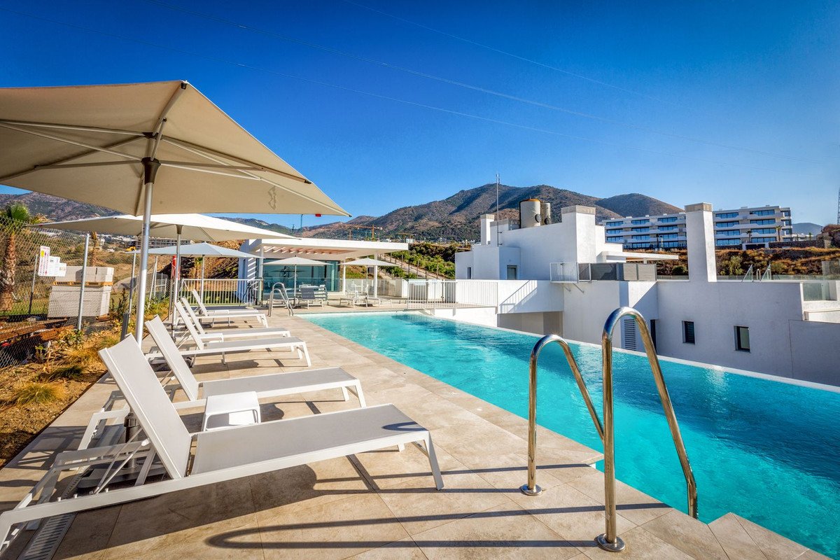 2 Bed Middle Floor Apartment in Higueron