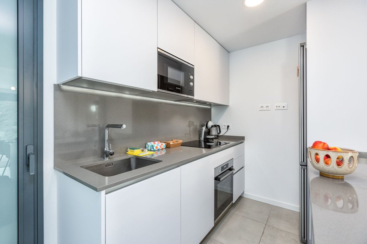 2 Bed Middle Floor Apartment in Higueron