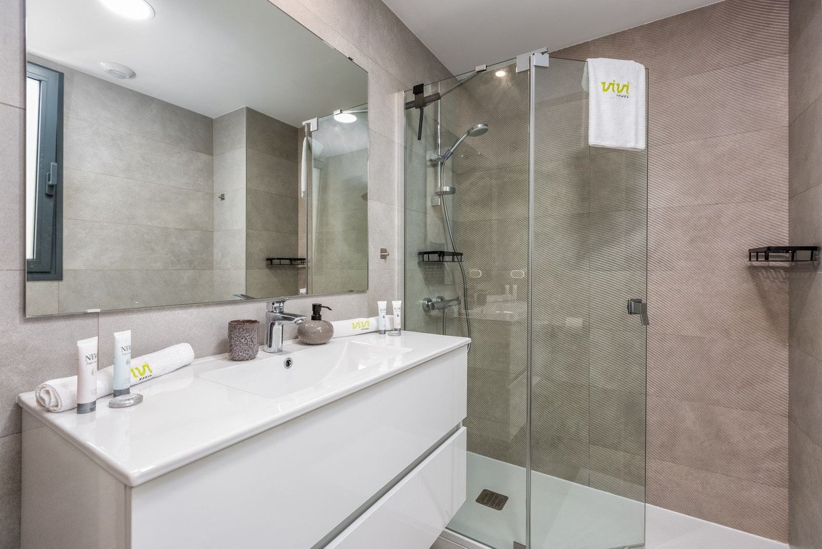 2 Bed Middle Floor Apartment in Higueron